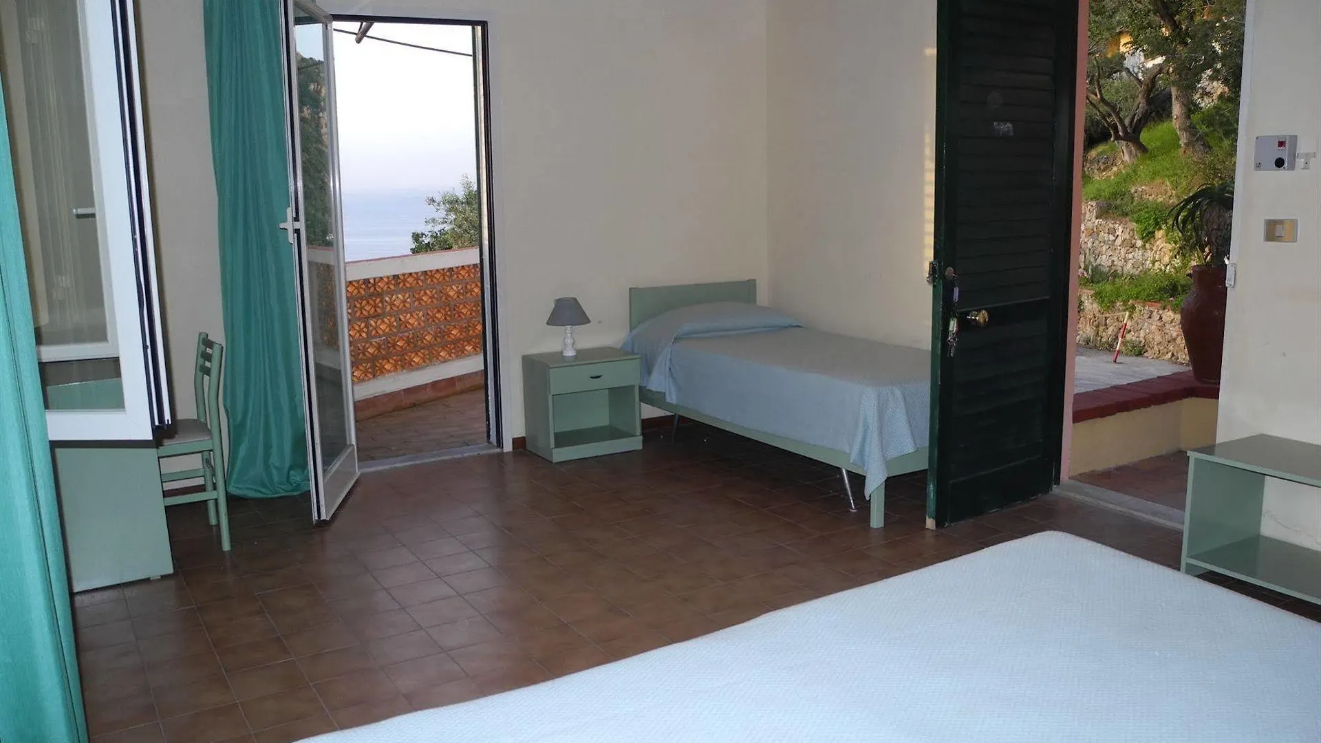 Hotel Capo Alaua Gioiosa Marea Italia