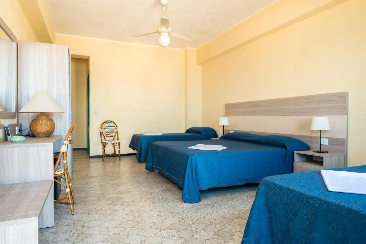 Hotel Capo Alaua Gioiosa Marea 3*,  Italia